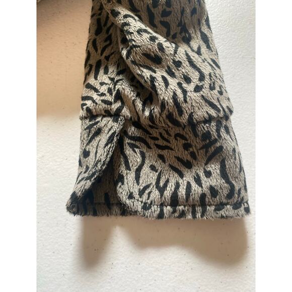 Live a Little Gray Black Animal Print Ruffle Whimsygoth Cardigan Petite Medium - Picture 5 of 8